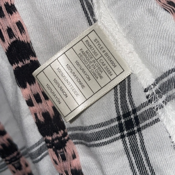 EUC BB Dakota Londyn Southwestern Embroidered Off Shoulder Top Size Small - Picture 6 of 7